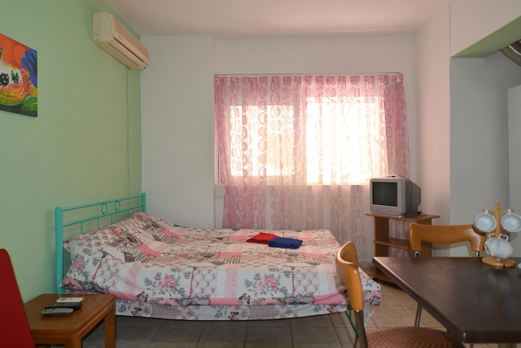 Economy Studio Apartments Chania  ภายนอก รูปภาพ